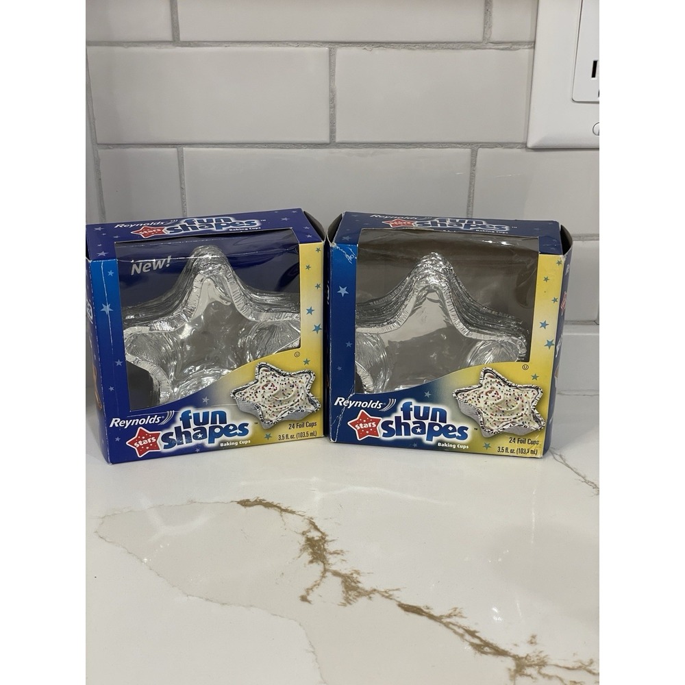 Reynolds Fun Shape Stars Foil Baking Cups 45 Count Cake Cookie Jello 3.5 oz READ